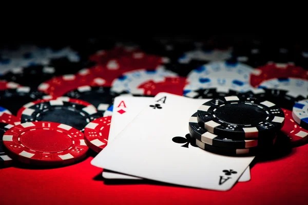 Live dealer table games interface on m77casino